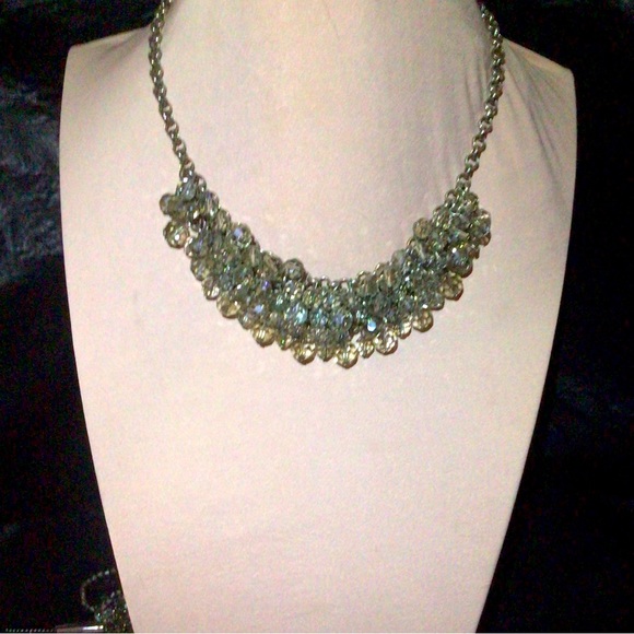 Banana Republic, Silver tone and crystal bib necklace - Picture 4 of 8